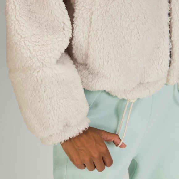 Lululemon Cinchable Fleece Zip-Up in White Opal - Picture 3 of 7